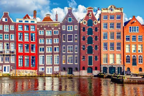 Vastgoedbeheer in Nederland vs. Dubai: Waarom Dubai de voorkeur verdient